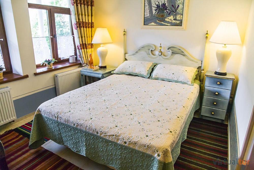 Bed and Breakfast Resedinta Rotundu Butuceny Exterior foto